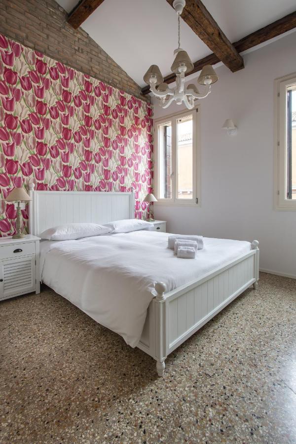 Terrazza Rialto Apartment เวนิส ภายนอก รูปภาพ