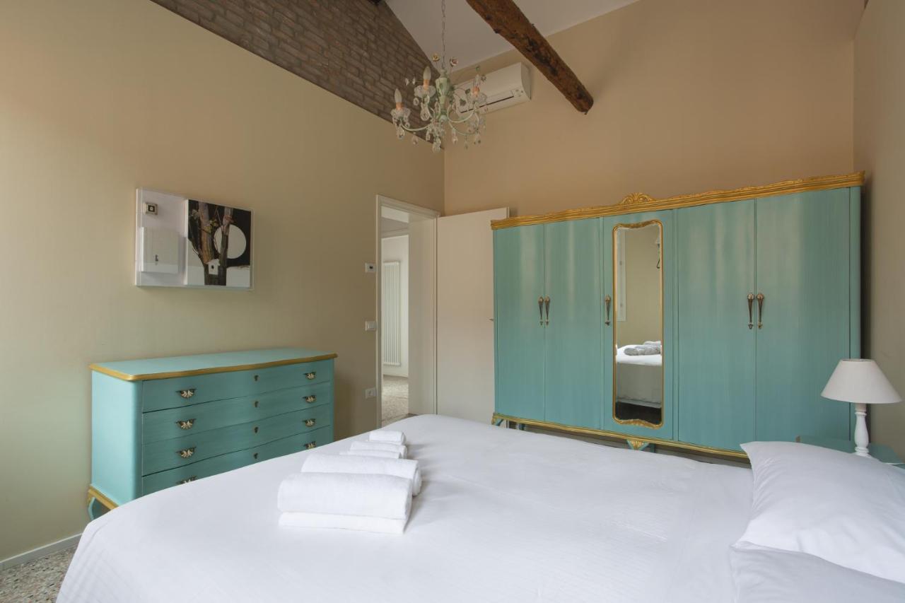 Terrazza Rialto Apartment เวนิส ภายนอก รูปภาพ